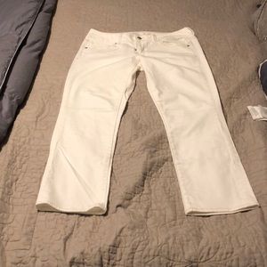 American Eagle White Capris